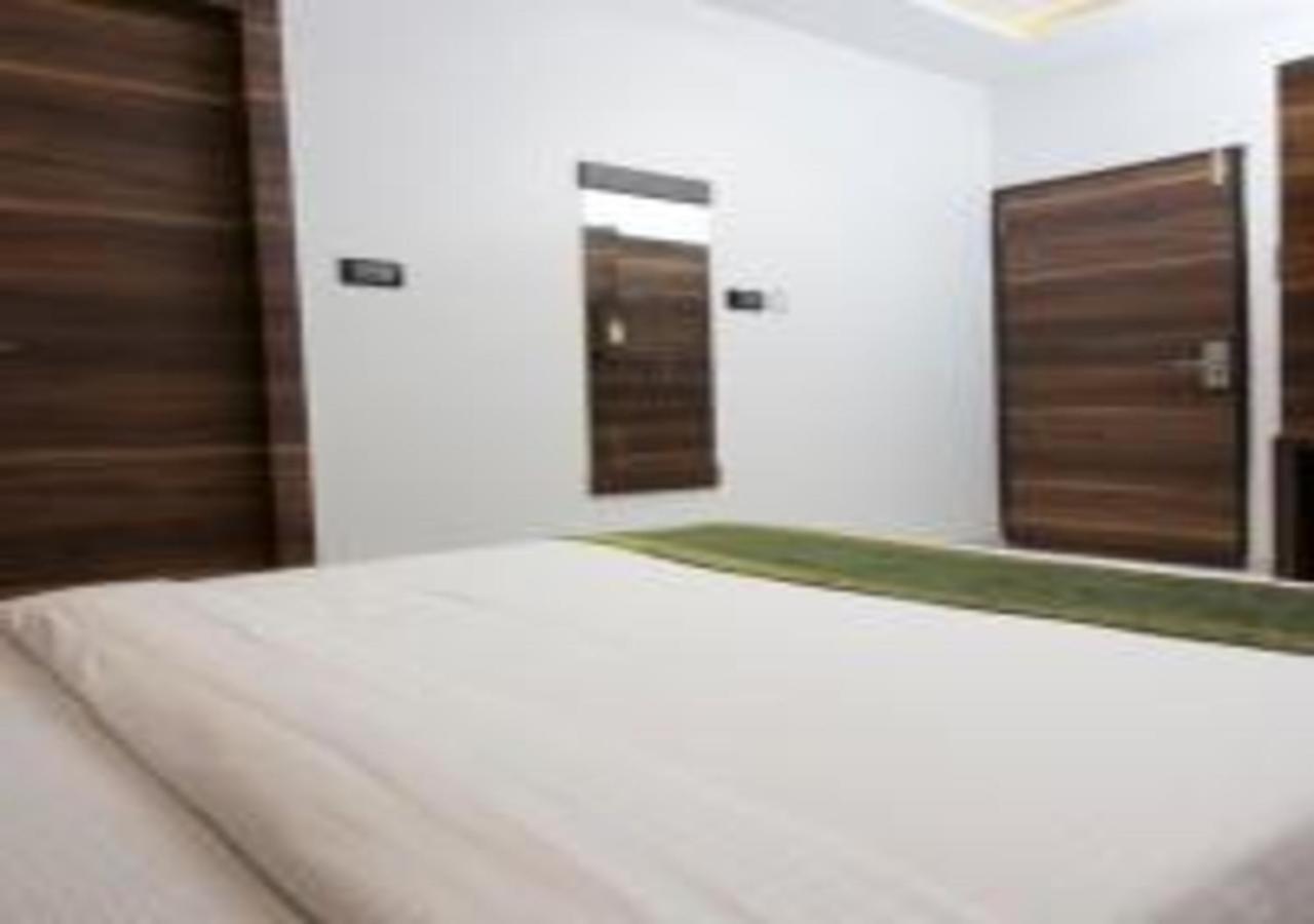 Meriton International Airport T-2 Hotel 2*