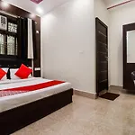 Oyo 74865 Neelkamal