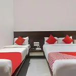 Oyo Preferred 75540 Hotel Flora Suites