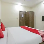 Oyo Flagship 76107 Royce Executive Mumbai