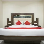 Oyo Flagship 76107 Royce Executive Hotel 3*