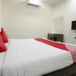 Oyo Flagship 76107 Royce Executive Mumbai