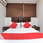 Oyo 77182 Sea Rock Hotel Mumbai