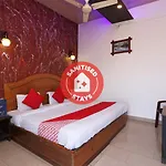 Oyo 77182 Sea Rock Mumbai