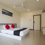 Capital O 35557 Aura 3* Mumbai