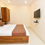 Oyo 8757 Prakash 3*