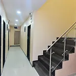 Oyo 8757 Prakash 3*