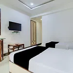 Hotel Capital O 76484 Balwas International