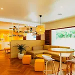 Bloom Hotel - Juhu