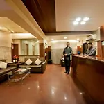 Rajhans Hotel 2*