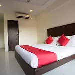 Hotel Oyo 23478 Kamran Residency