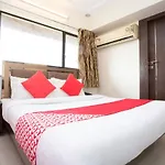 Oyo 23478 Kamran Residency Hotel