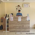 Oyo Flagship 83355 Om Sai Mumbai