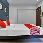 Hotel Oyo Flagship 83355 Om Sai 3*