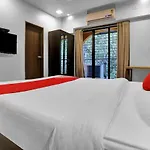 Hotel Oyo Flagship 83355 Om Sai 3*