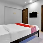 Hotel Oyo Flagship 83355 Om Sai