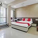 Oyo Flagship 83475 Starlight Hotel Mumbai
