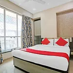Oyo Flagship 83475 Starlight Hotel