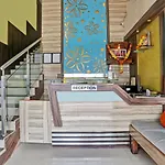 Oyo Flagship 83475 Hotel Starlight