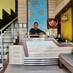 Oyo Flagship 83475 Starlight Hotel