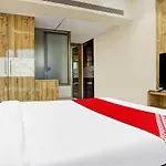 Hotel Oyo 85290 Milona Service 3*