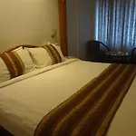 Hotel Midtown Pritam