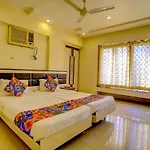 Collection O 81162 Whitefield Hotel 3*