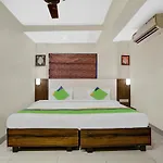 Treebo Trend Aishwarya Comfort Stay 3*