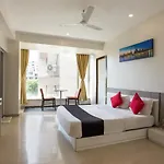 Capital O 35557 Aura 3* Mumbai
