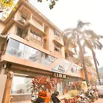 Hotel Amfahh - Andheri West Railway Station