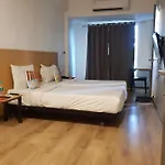 Unicontinental 4*
