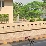 Homestay Seaview Bandra W Nr Taj Indian Women Only