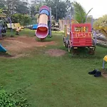 Seaview Bandra W Nr Taj Indian Women Only Homestay