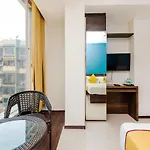 Aura - Near Malad Link Road Hotel 3*