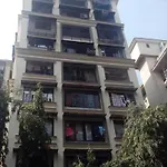 Private Room In 3Bhk Santacruz West With Breakfast & Caretacker