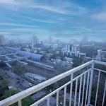 Filmy Apartment - 2 Bedroom In Goregaon East