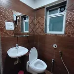 Apartment Marina 203, Nl Road, Bandra West By Connekt Homes Mumbai