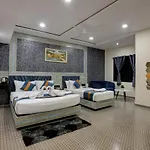 Diamond Hotel 3*