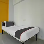 Collection O Auckland House 3*