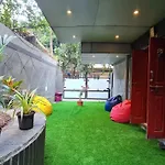 Rostel Live Hostel *