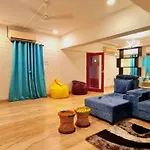 Rostel Live Hostel *