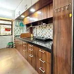 Welcome Home Service Apartments - Bandra 3*