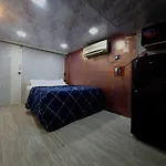 Den - Underground Studio At Pali