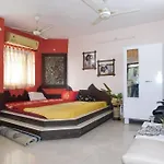 Cozy Private W Private Bath N Skyline View Apartment *
