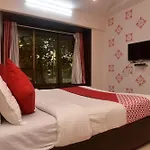 Oyo 19160 Dev Shelter Hotel 3*