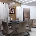 Luxurious 3 Bedroom Hall In Bandra West