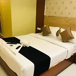 Glitz 7even Hills- Nr International Airport T2 Guest house