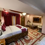 Hotel 97 Inn- Andheri Versova