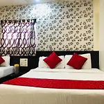 Hotel Guestinn Residency