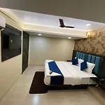 Hotel 97 Inn- Andheri Versova